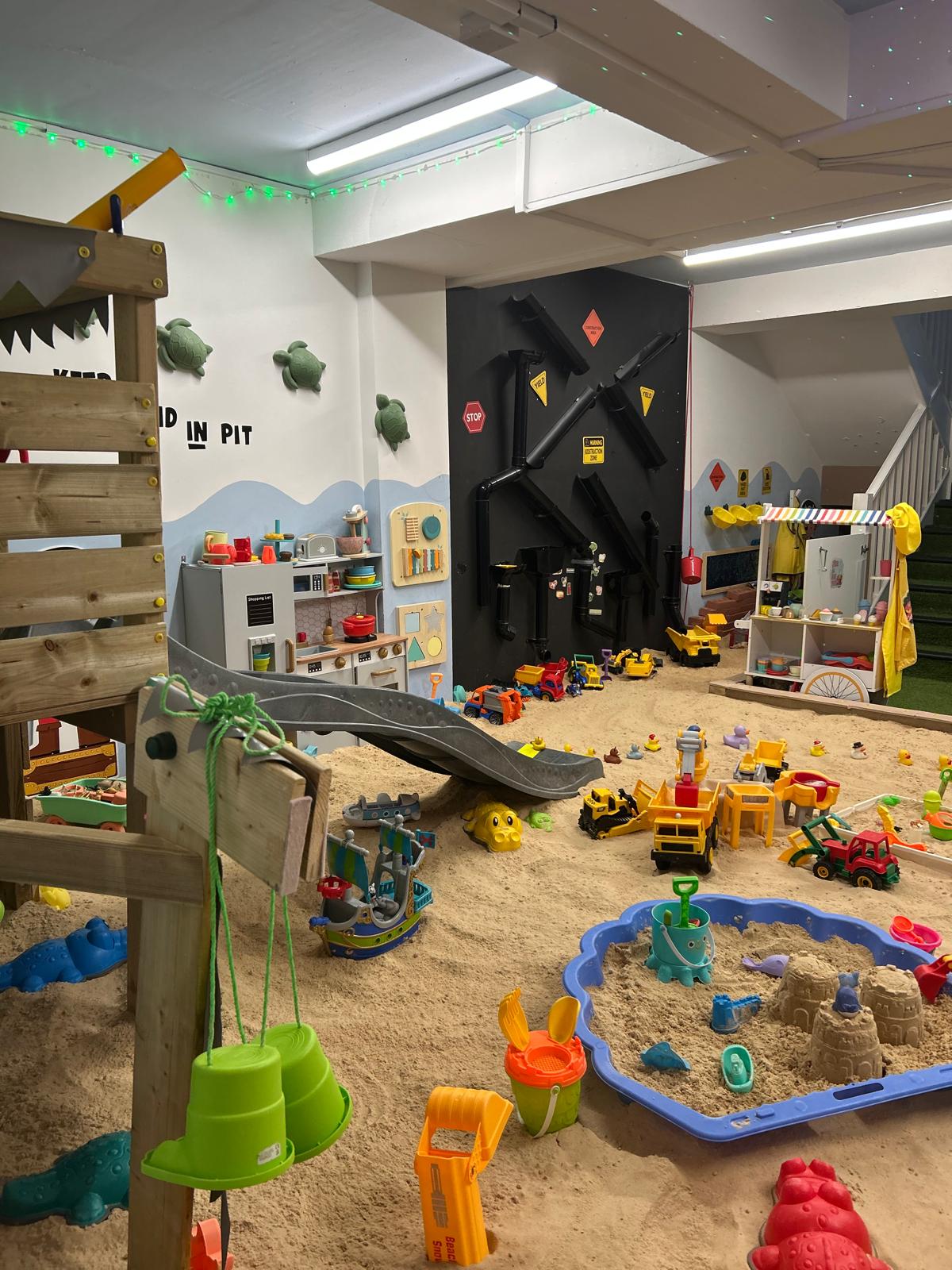 sand-club-indoor-sand-play-experience